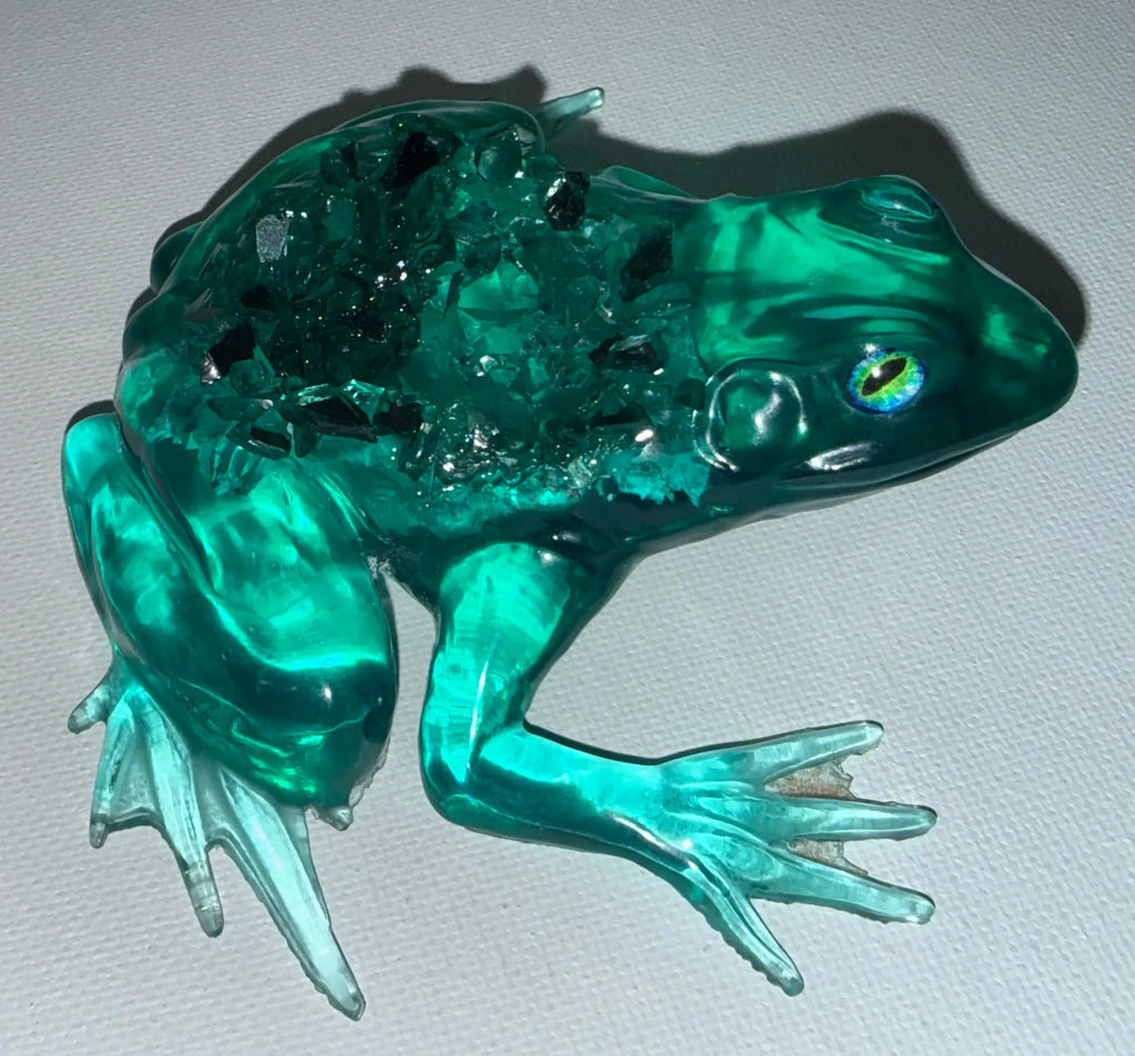 Premium Resin Crystal Frog – Elegant, Hand‑Poured Art with Gemstone Detail Rider Enchanted Studio